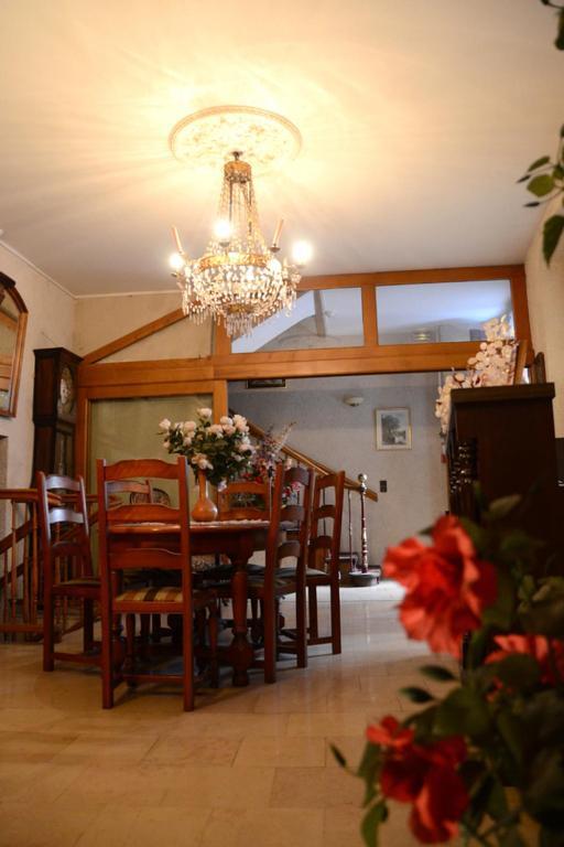 Auberge De La Poste ヴィルフランシュ・ド・ルエルグ エクステリア 写真